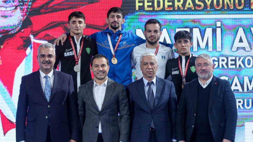 Nazmi Avluca Büyükler Grekoromen Güreş Türkiye Şampiyonası, hız kesmeden devam ediyor