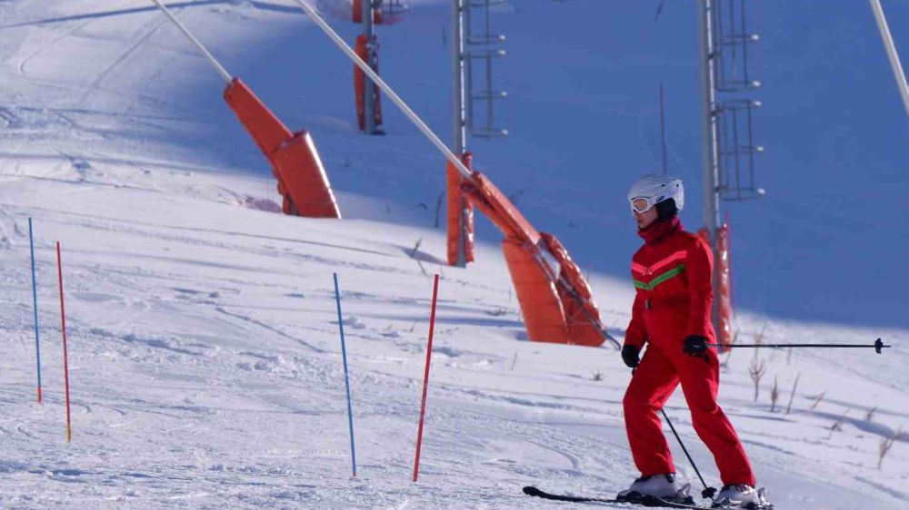 Palandöken’de kayak keyfi devam ediyor