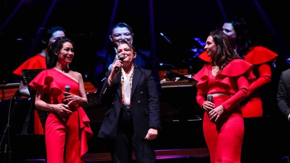 ‘Piyanonun kraliçeleri’ Antalya’da unutulmaz bir konsere imza attı