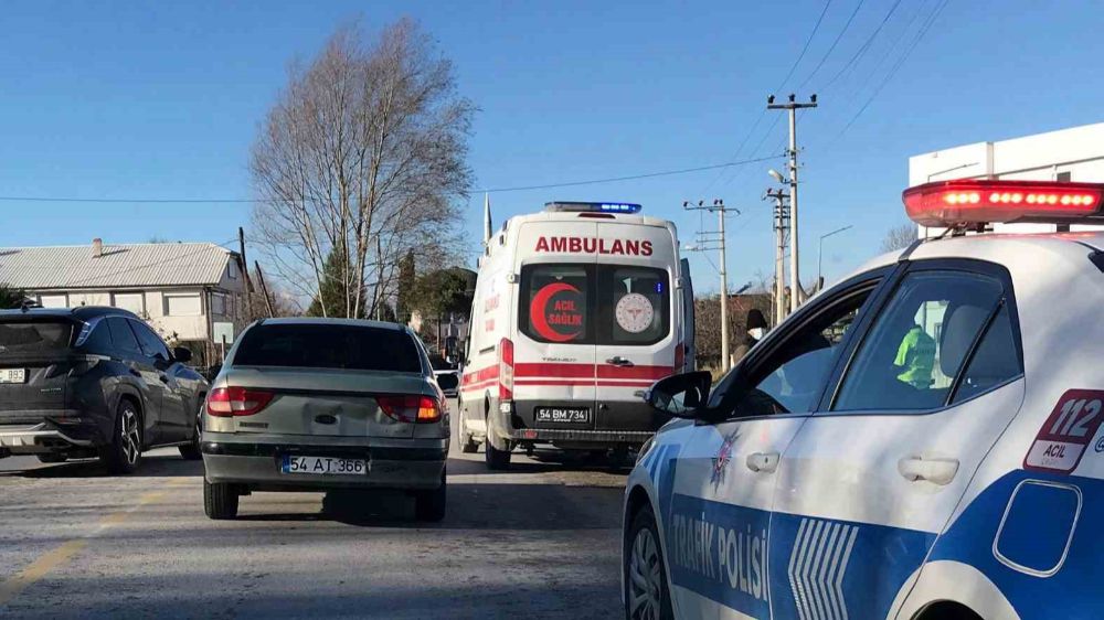 Sakarya'da Trafik Kazası: Babaanne ve Torunu Yaralı