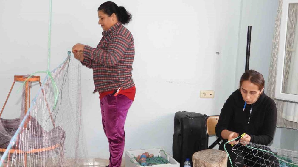 Samandağlı Kadınlar, Balıkçılıkla Hem Geçmişin Acılarından Uzaklaşıyor Hem Aile Ekonomisine Katkı Sağlıyor