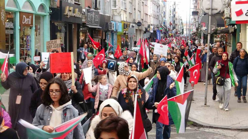 Samsun'da 'Dünya Şehit Çocuklar Günü'nde Filistin İçin Yürüyüş Düzenlendi