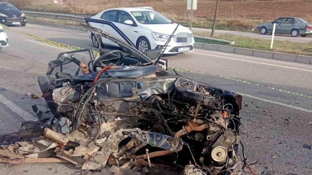 Samsun'da feci kaza, 2 ölü 3 yaralı