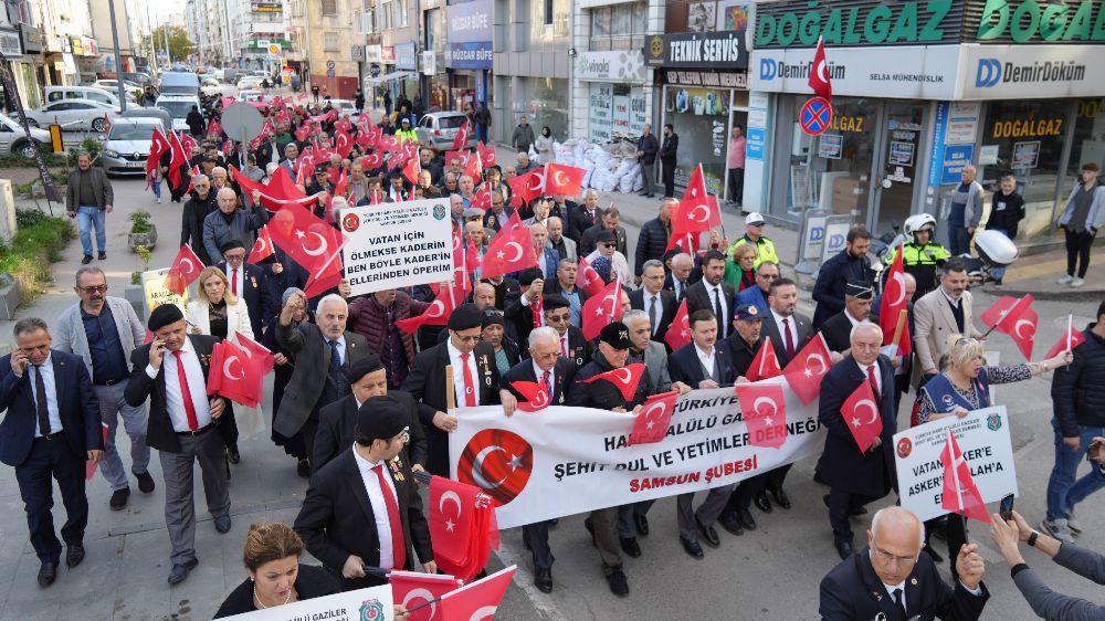 Samsun'da 'şehitlere saygı yürüyüşü'