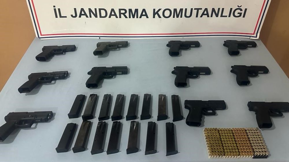 Silah Kaçakçılığı Operasyonu: Şanlıurfa'da 11 Tabanca İle Gözaltılar