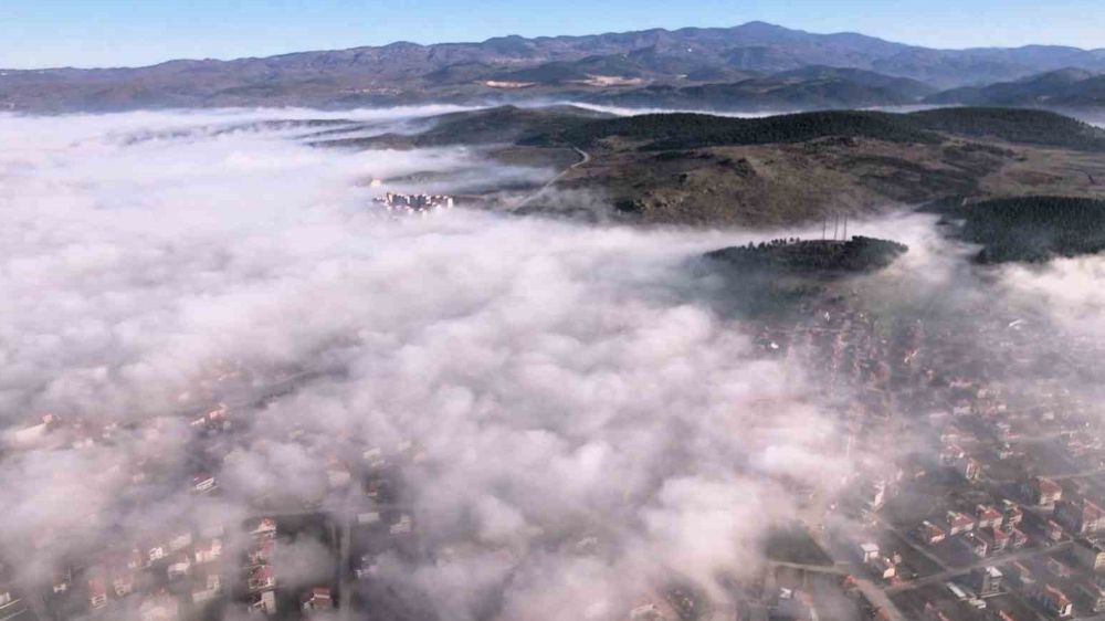 Sındırgı’da sis manzarası dronla görüntülendi 