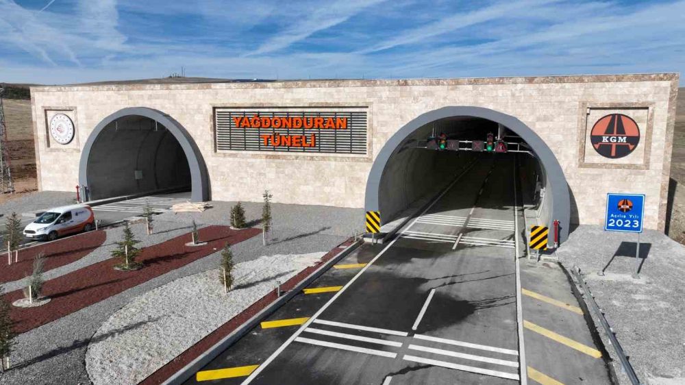 Sivas'ın Ulaş ile Kangal İlçeleri Arasındaki Yağdonduran Tüneli Hizmete Açıldı