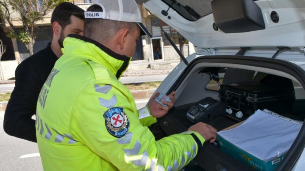 Trafik denetiminde 2 bin 701 sürücüye para cezası