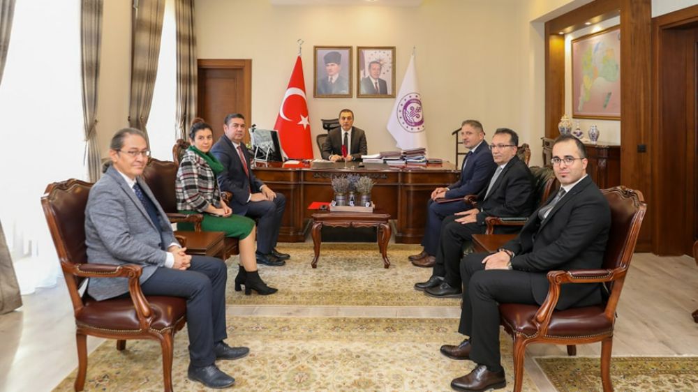 Vali Türker Öksüz, yeni yöneticileri kabul etti