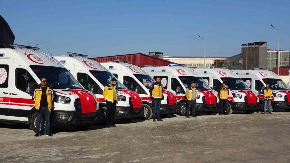 Van'da Sağlık Filosu Güçleniyor: 6 Yeni Ambulans Hizmete Alındı