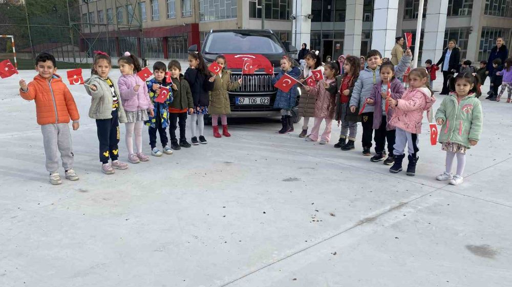Zonguldak’ta Minik öğrenciler Togg heyecanı