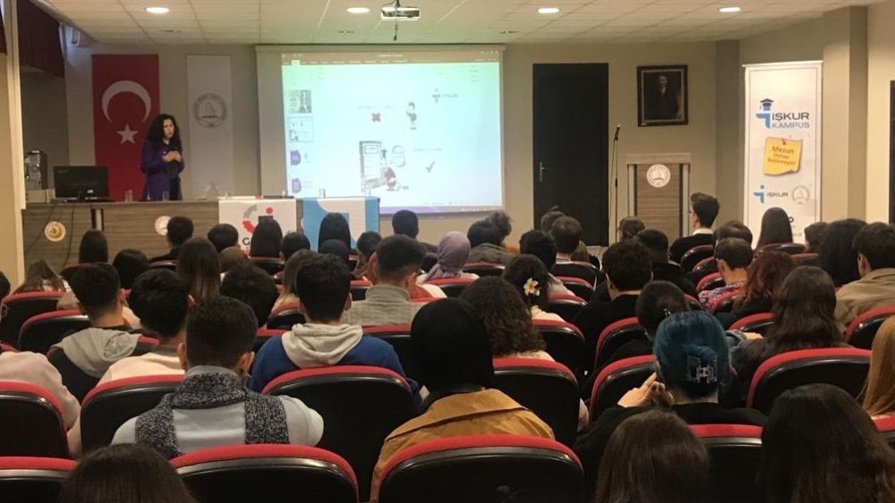 Zonguldak’ta üniversitelilere özgeçmiş ve mülakat teknikleri eğitimi