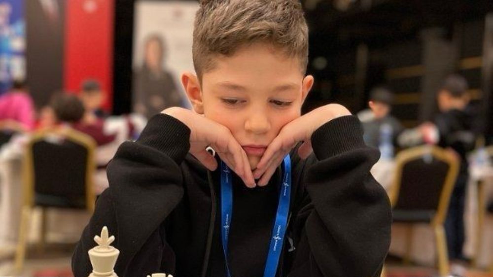 Afyon'da 8 yaşındaki satranç sporcusu göğsümüzü kabarttı 