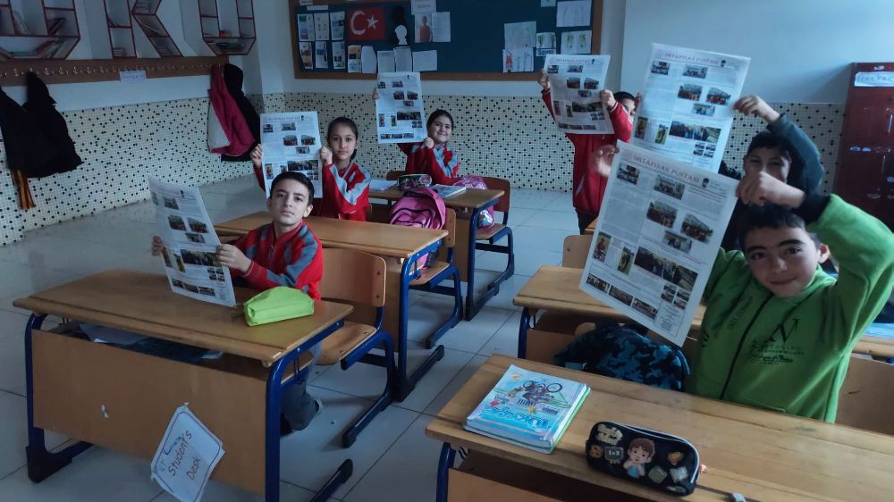 Afyonkarahisar'da çocuklar kendi okul gazetelerini çıkardı