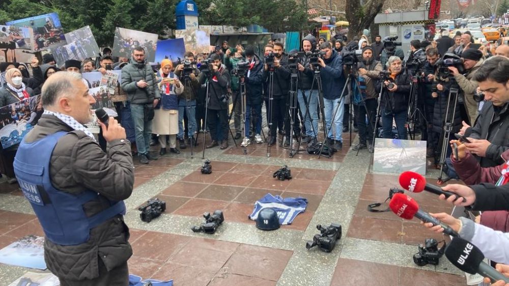 Ankara'da Gazeteciler Gazze’de öldürülen gazeteciler için bir araya geldi