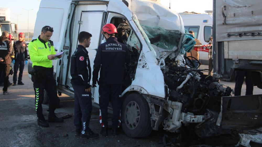 Antalya'da feci kaza can aldı: 1 ölü 1 yaralı