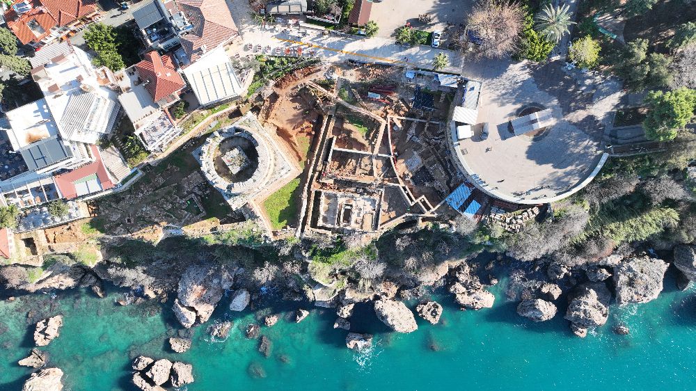 Antalya'da Hıdırlık Kulesi çevresine seyir terası projesi ilerliyor