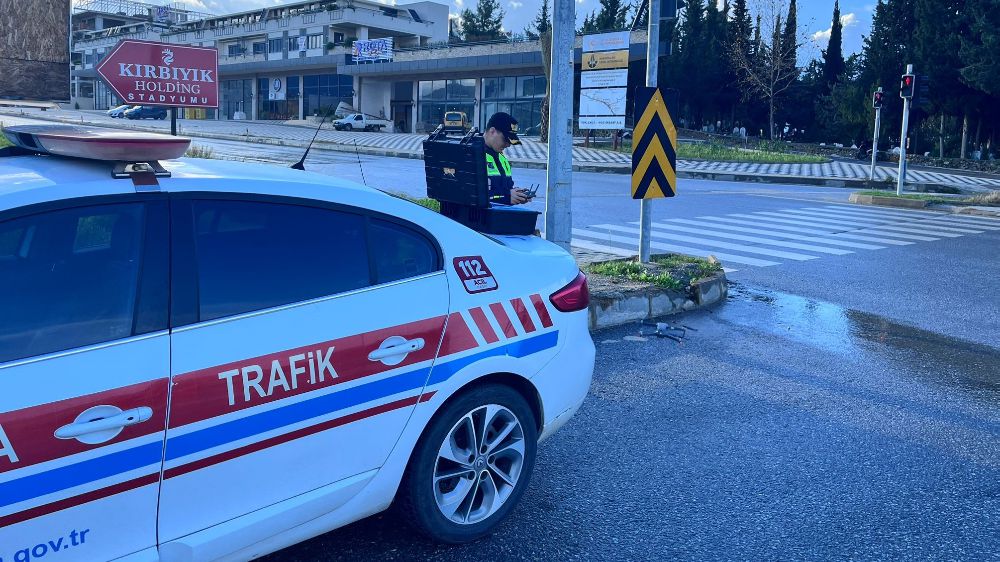 Antalya'da jandarma ekiplerinden dronlu cep telefonu denetimi