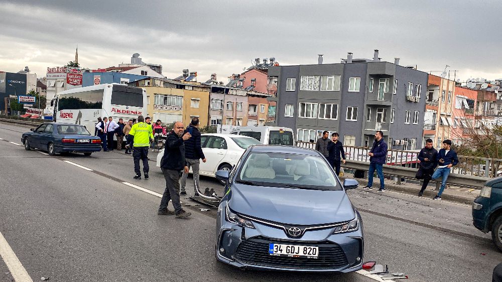 Antalya’da trafik kazası ucuz atlatıldı
