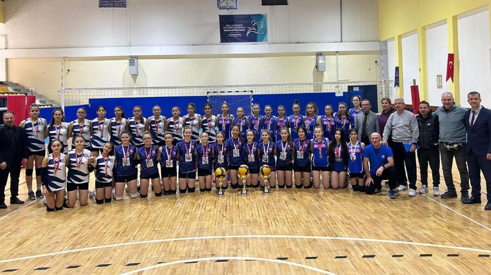Aydın Okullar Arası Yıldız Kızlar Voleybol Turnuvası Finali Yapıldı