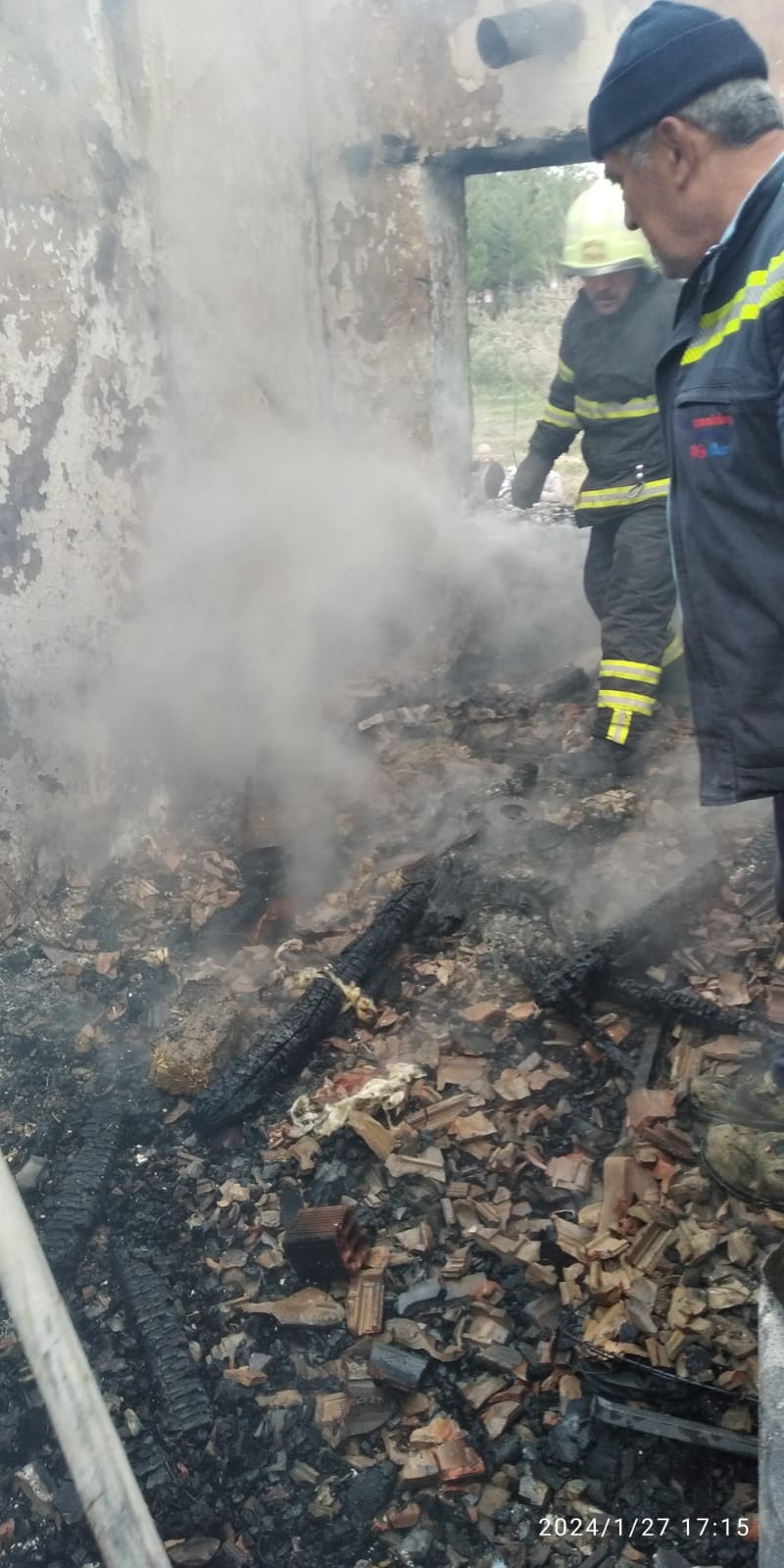 Bucak'ta ev yangını: Ev kullanılamaz hale geldi