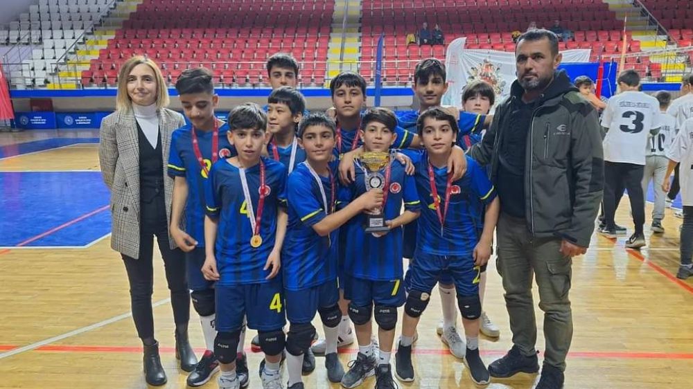 Burdur'da Yıldız Erkekler Voleybol Turnuvası Şampiyonu Belli Oldu