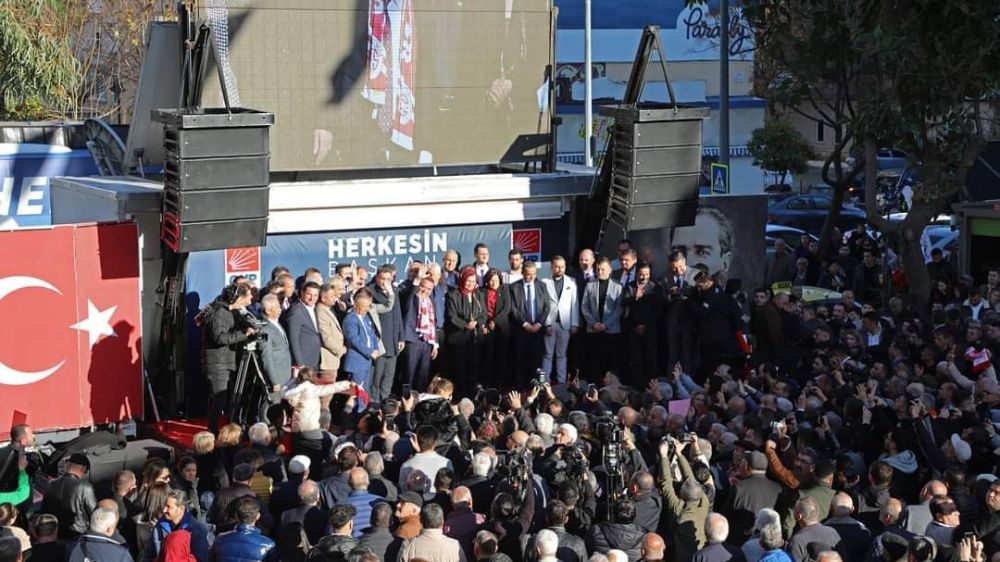 CHP Antalya Büyükşehir Belediye Başkan Adayı  Başkan Muhittin Böcek,  büyük bir coşkuyla karşılandı
