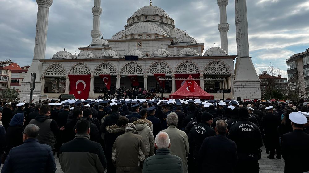 Erdek, denizci şehidin cenazesinde gözyaşları sel oldu