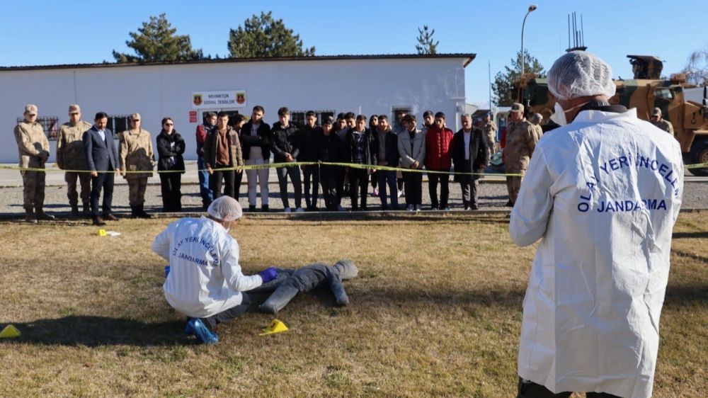 Erzincan Mesleki ve Teknik Anadolu Lisesi Öğrencileri Jandarma Birimlerini Tanıdı