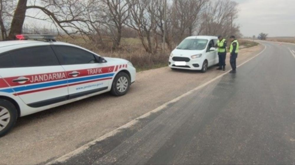 Jandarma trafik denetiminde kuralsızlara ceza yağdı
