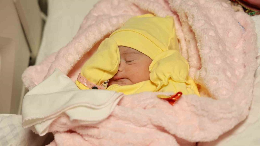 Kahramanmaraş’ta yeni yılın ilk bebeği ‘Ecrin Lina’