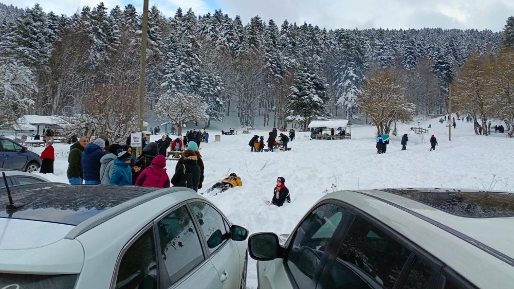 Kar Kalınlığı 50 Santimetreye Ulaştı, Tatilcililer Akın Etti