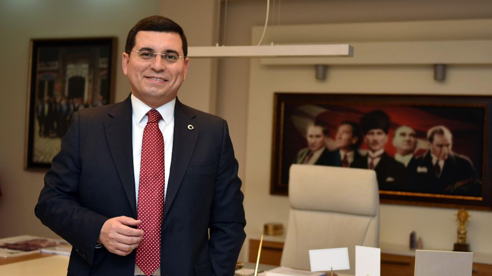 Kepez Belediye Başkanı Tütüncü'den gazetecilere kutlama