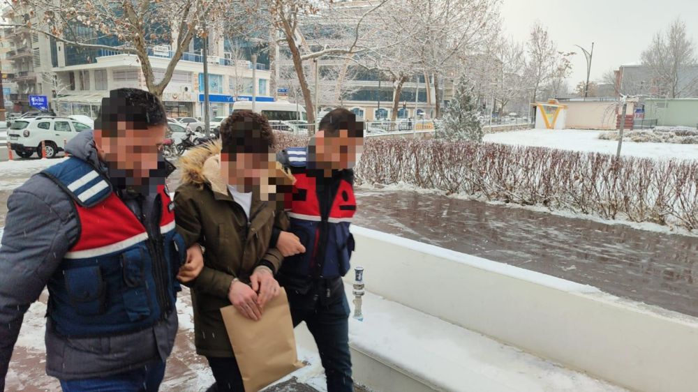 Kırşehir'de sosyal medyada terör örgütü propagandası yapan şahıs gözaltına alındı