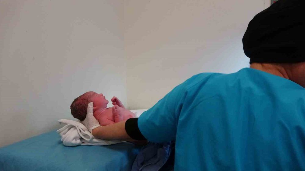 Kozan’da 2024’ün ilk bebeği "Abdülhamit"