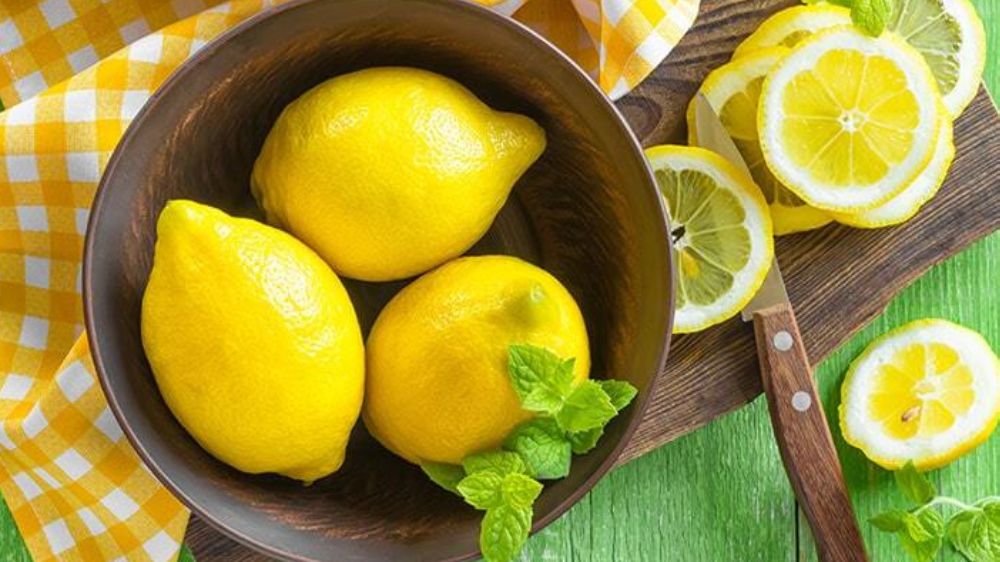 Limonun çok daha sulu olmasını sağlayan tüyo! Limon suyun faydaları?