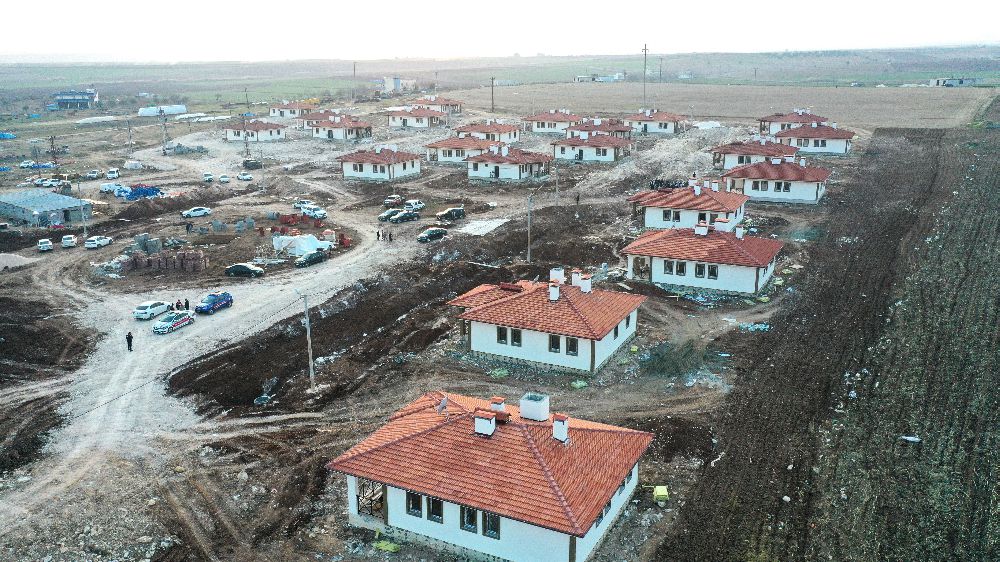 Şanlıurfa'da köy evleri hak sahiplerine teslim edilecek