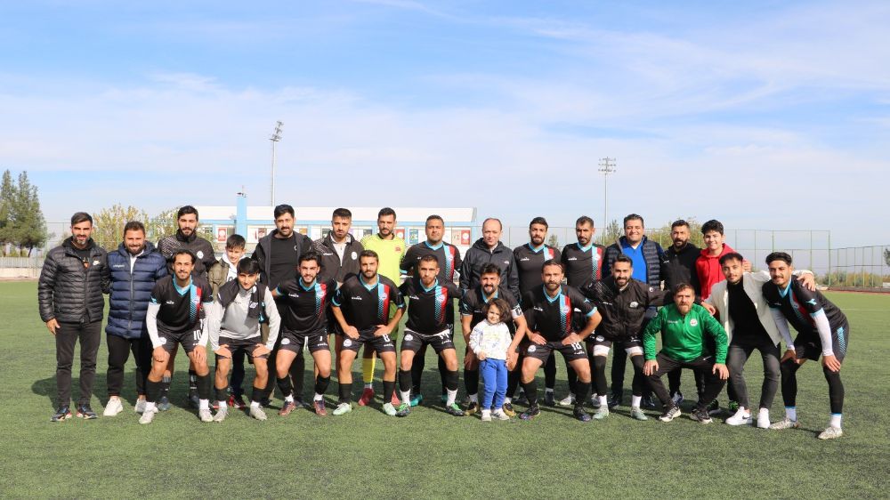 Seyrantepe Spor Kompleksinde Heyecanlı Maç: Sur Belediye Spor, Pasur Belediye'yi 2-1 Mağlup Etti!