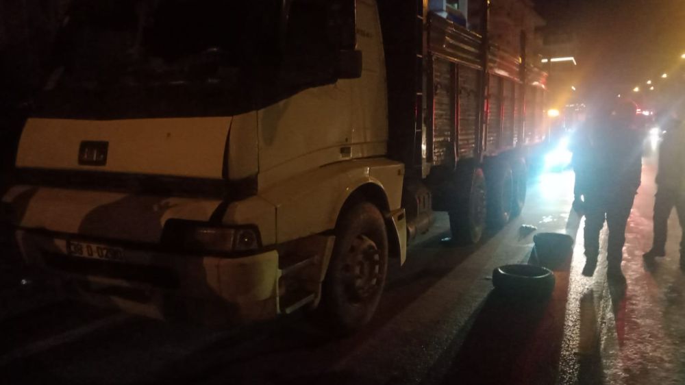 Antalya'da kaza motosiklet ile kamyon çarpıştı: 1 ölü