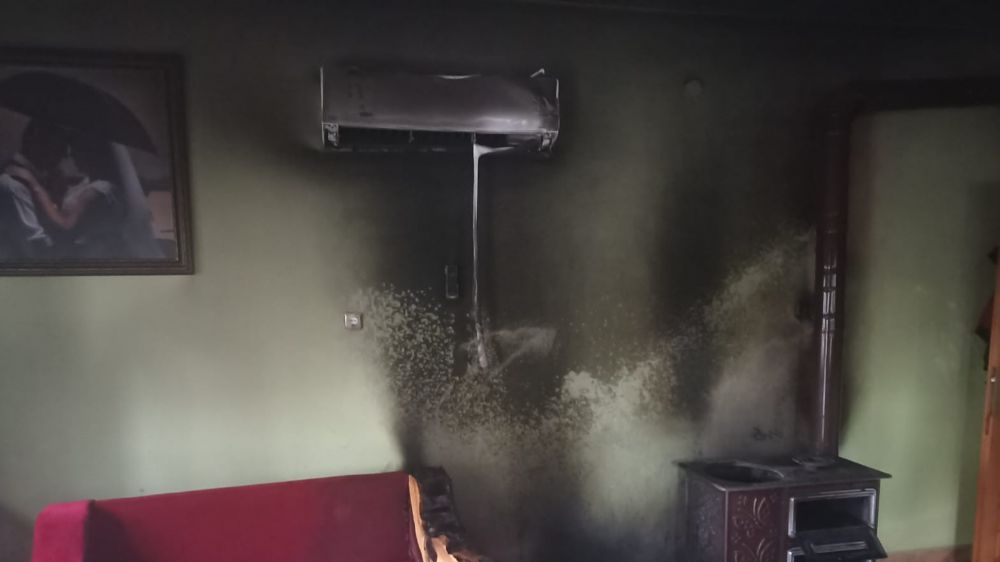 Antalya'da Sobadan Çıkan Yangın İtfaiye Ekiplerince Söndürüldü