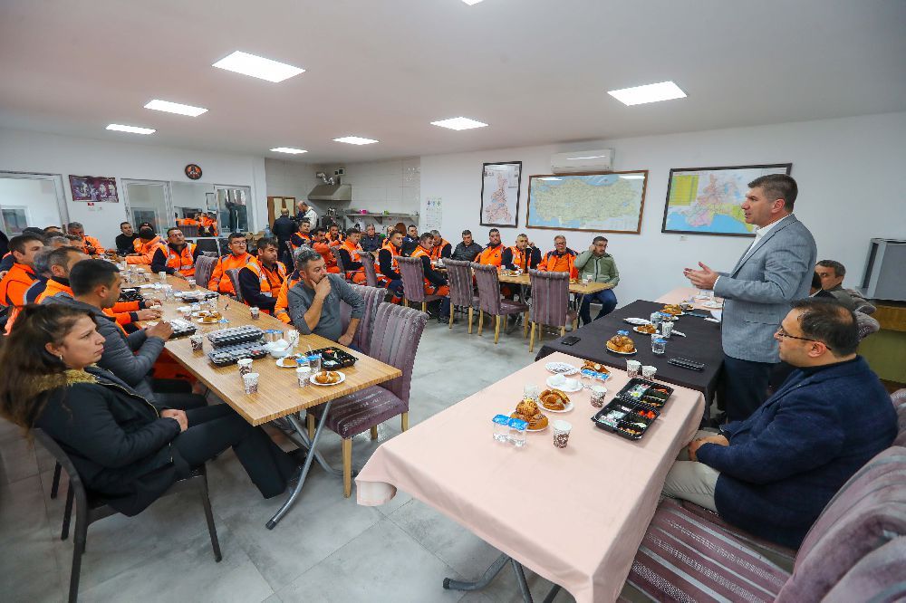 Burdur Haber - Başkan Ali Orkun Ercengiz, haftaya karayolları çalışanları ile başladı