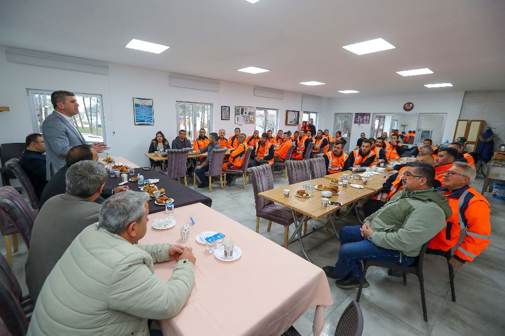 Burdur Haber - Başkan Ali Orkun Ercengiz, haftaya karayolları çalışanları ile başladı