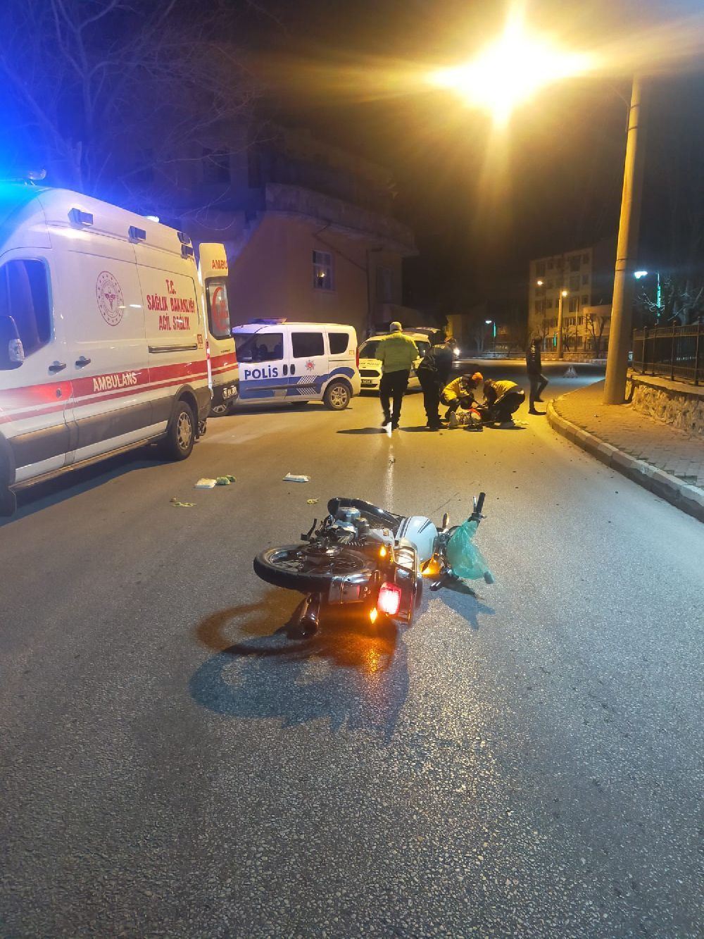 Burdur Haber - Kontrolü kaybedip motordan düştü: Alkollü sürücü yaralandı