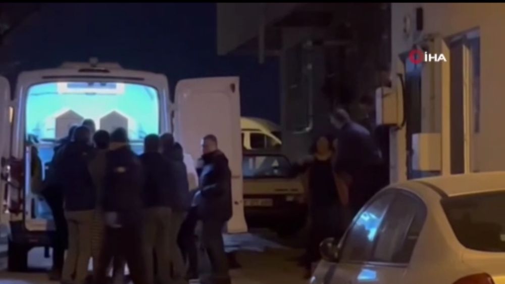 Bursa’da katliam : Ailesinden 3 kişiyi tüfekle öldürdü