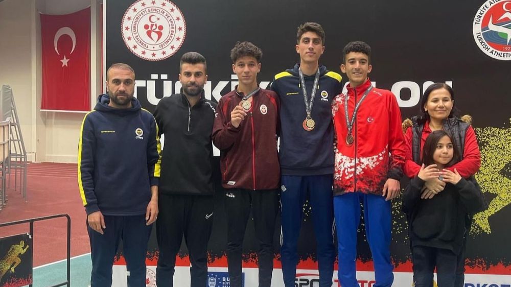 Gaziantepli Atlet Furkan Kanlı, U18 Türkiye Salon Şampiyonası'nda Altın Madalya Kazandı!
