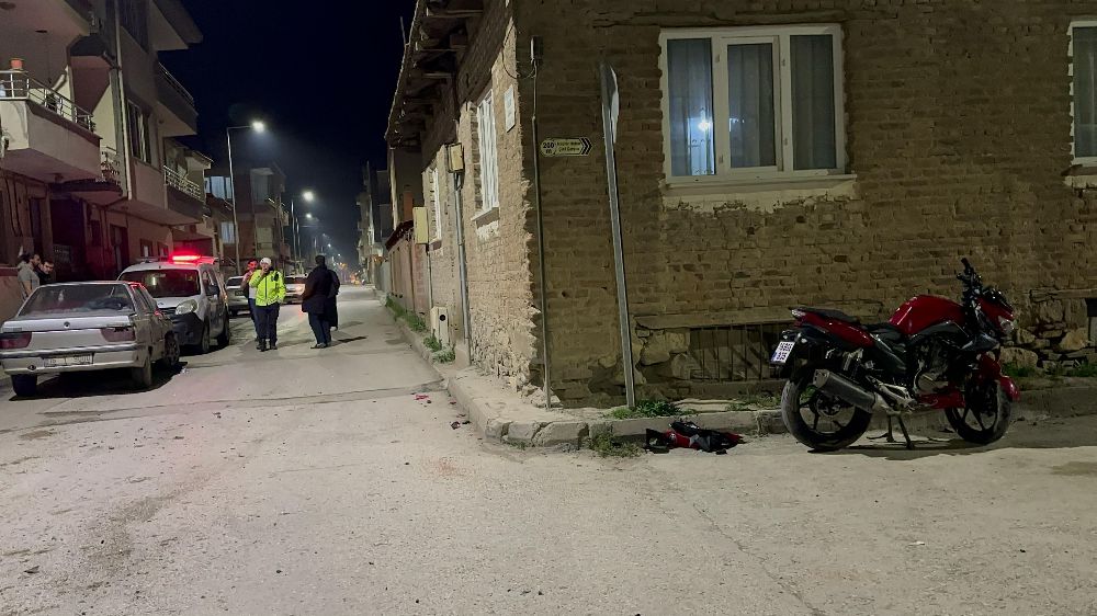 İznik'te Motosiklet Kazası: 2 Kişi Hastaneye Kaldırıldı!