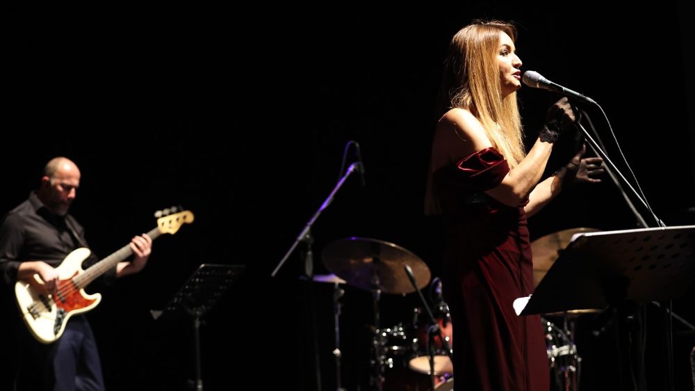 Jülide Özçelik Bursa'da caz konserlerinin açılışını yaptı 