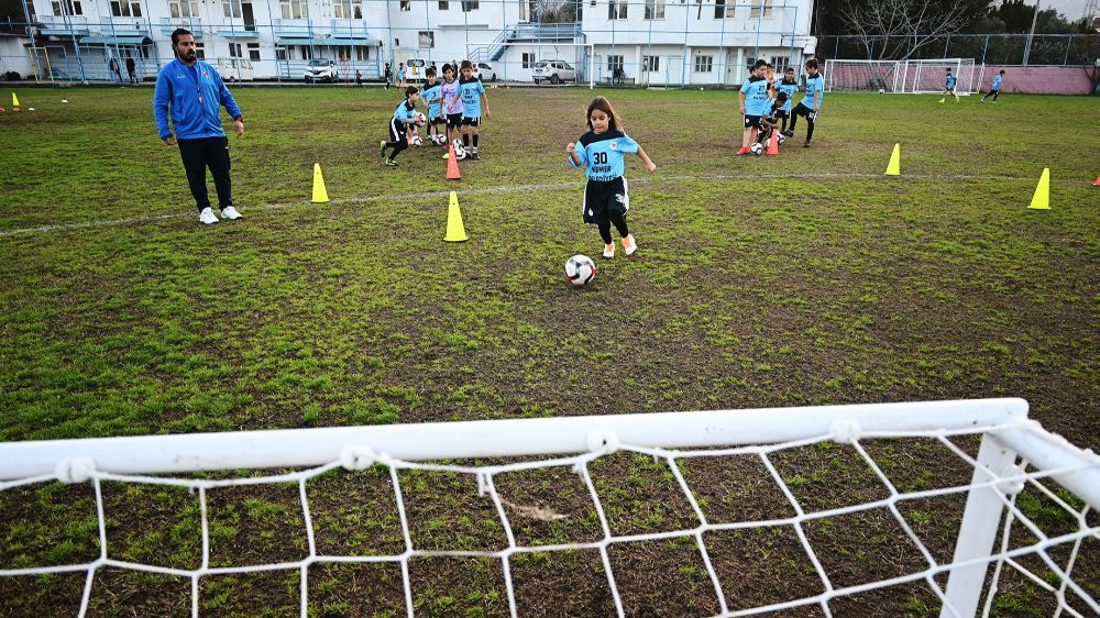 Kemer'de Geleceğin Futbolcuları Yetişiyor