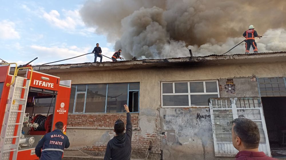 Malatya'da Korkutan Yangın! 7 İş Yeri Alevlere Teslim Oldu