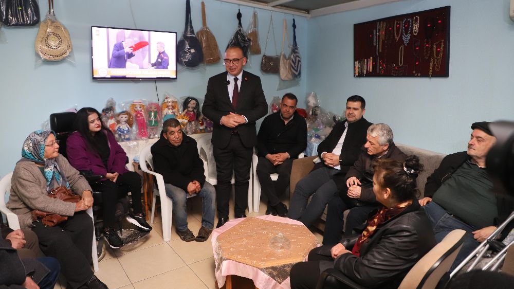 Turgutlu Belediye Başkanı Çetin Akın, bir takım ziyaretlerde bulundu